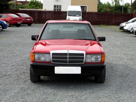 Mercedes-Benz 190, 1988 - pohled č. 2