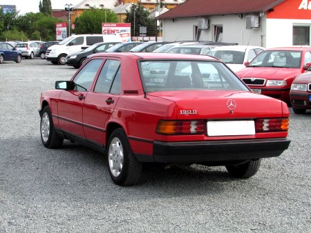 Mercedes-Benz 190, 1988 - pohled č. 7