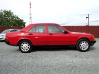Mercedes-Benz 190, 1988 - pohled č. 4