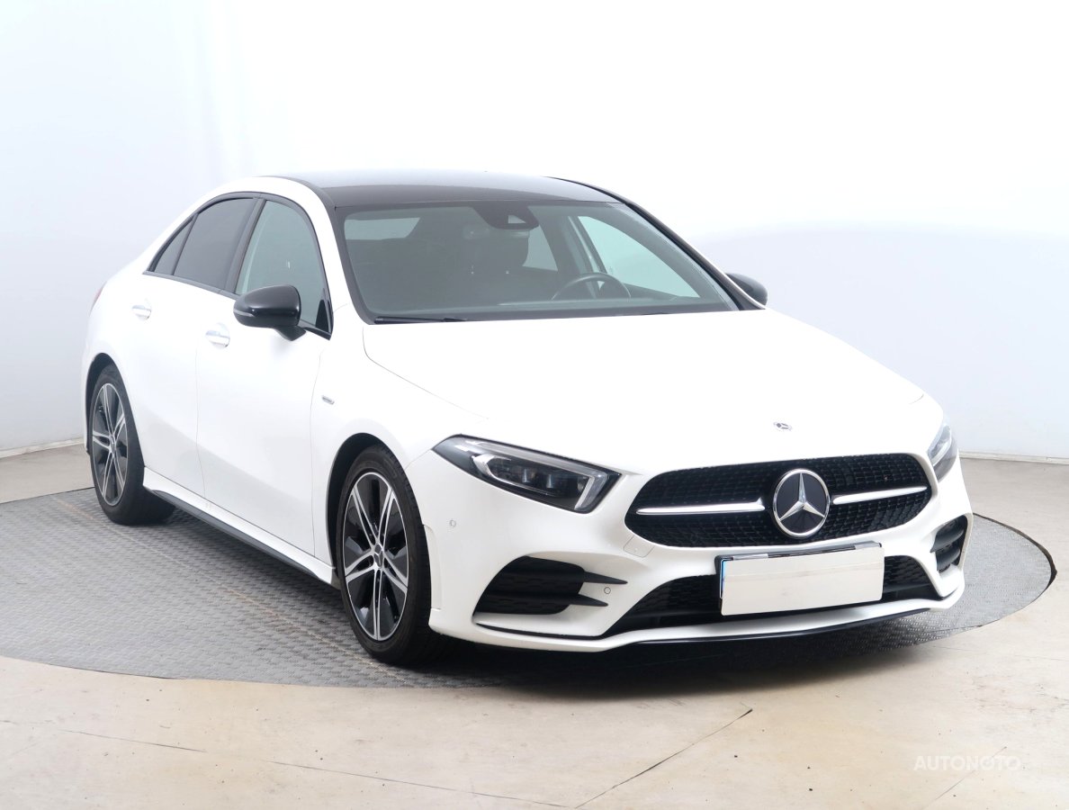 Mercedes-Benz A, 2021 - celkový pohled