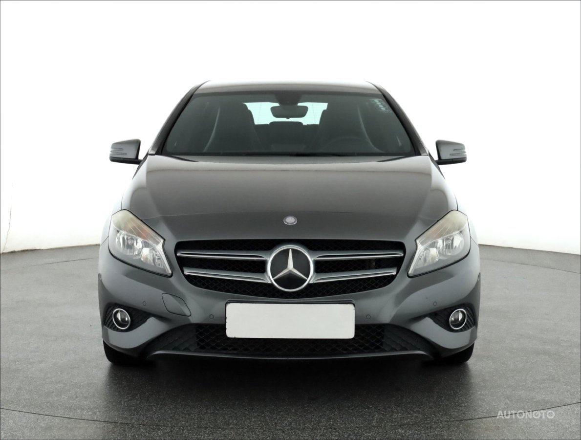 Mercedes-Benz A, 2012 - pohled č. 2