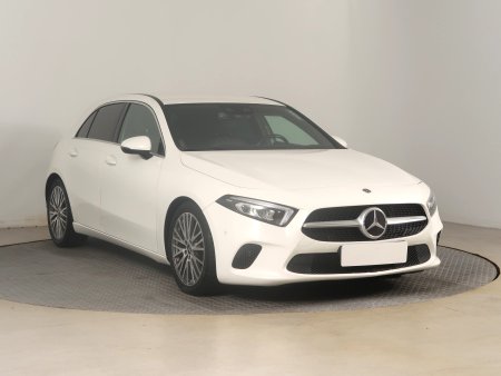 Mercedes-Benz A Mercedes   180 d,2019, Navigace