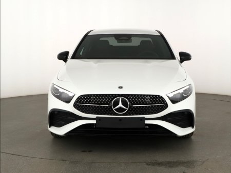 Mercedes-Benz A, 2025 - pohled č. 2