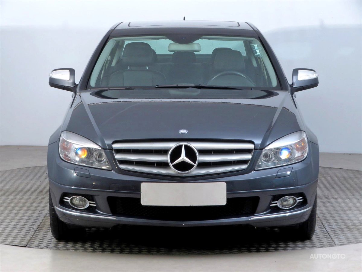 Mercedes-Benz C, 2008 - pohled č. 2