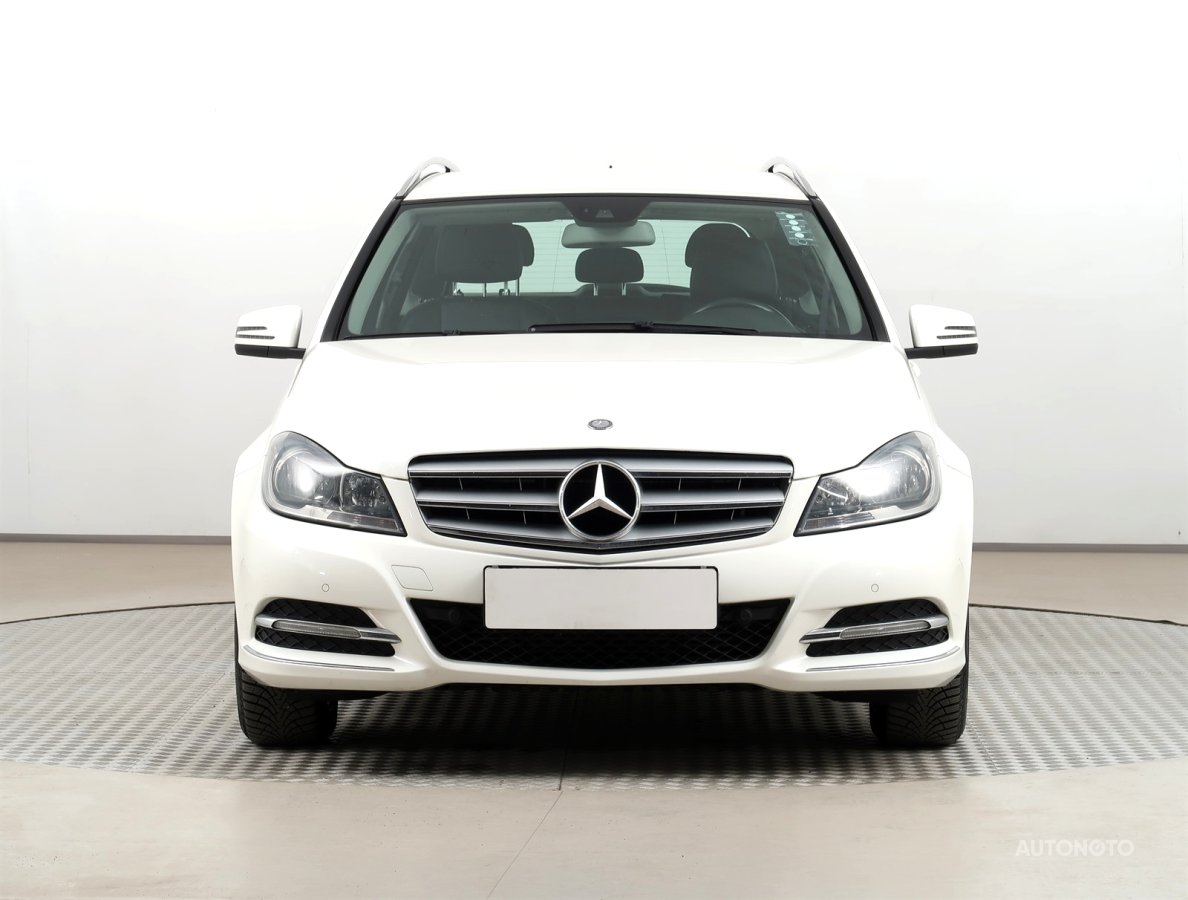 Mercedes-Benz C, 2012 - pohled č. 2