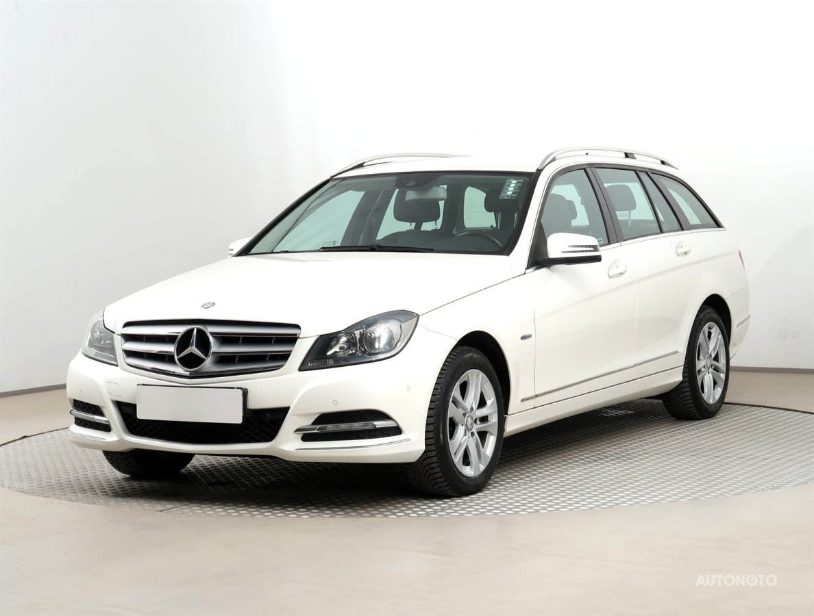 Mercedes-Benz C, 2012 - pohled č. 3