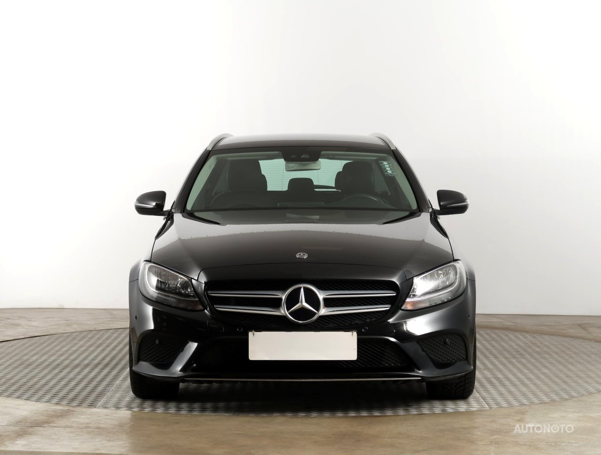 Mercedes-Benz C, 2019 - pohled č. 2