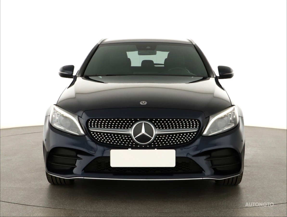 Mercedes-Benz C, 2020 - pohled č. 2