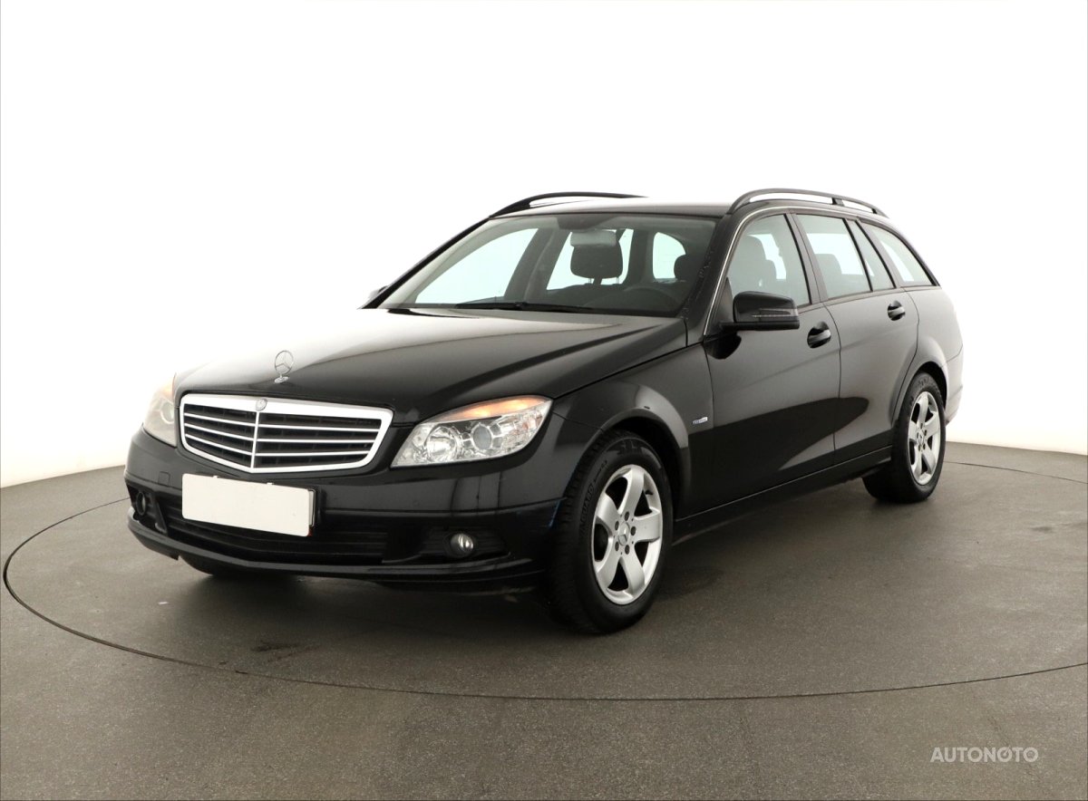 Mercedes-Benz C, 2010 - pohled č. 3