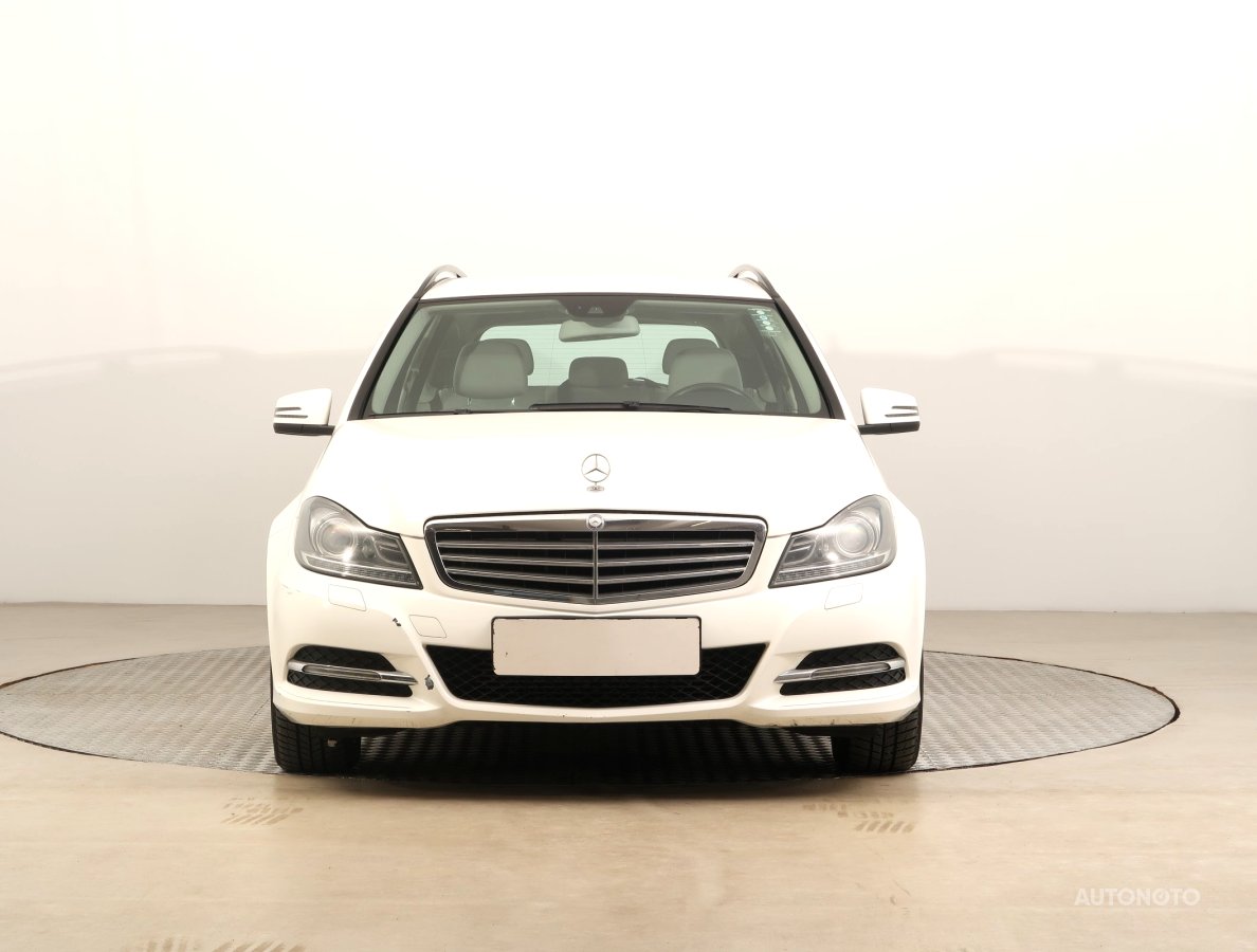 Mercedes-Benz C, 2012 - pohled č. 2