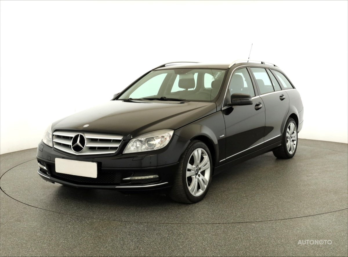 Mercedes-Benz C, 2012 - pohled č. 3