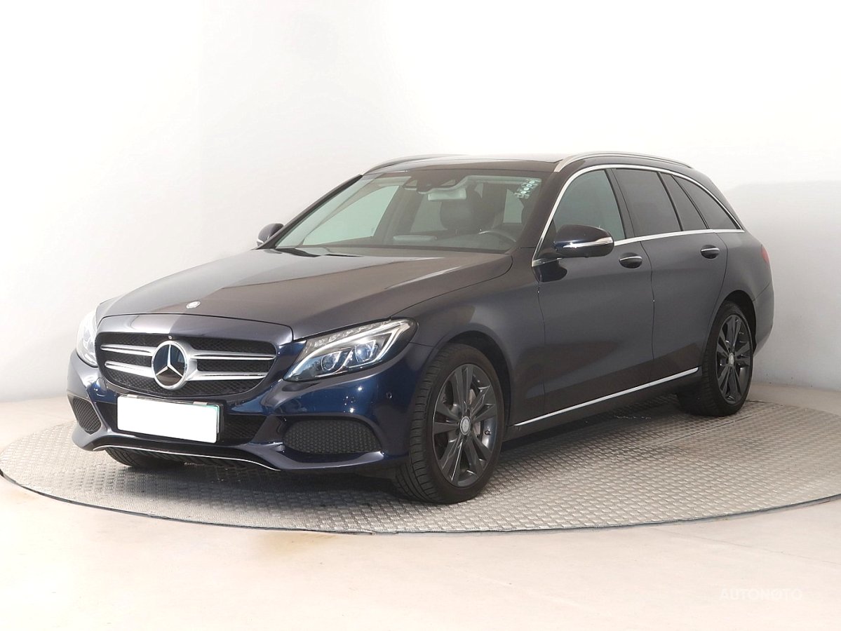 Mercedes-Benz C, 2015 - pohled č. 3