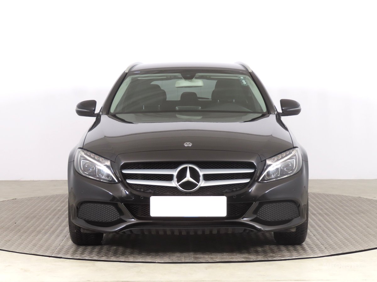 Mercedes-Benz C, 2018 - pohled č. 2