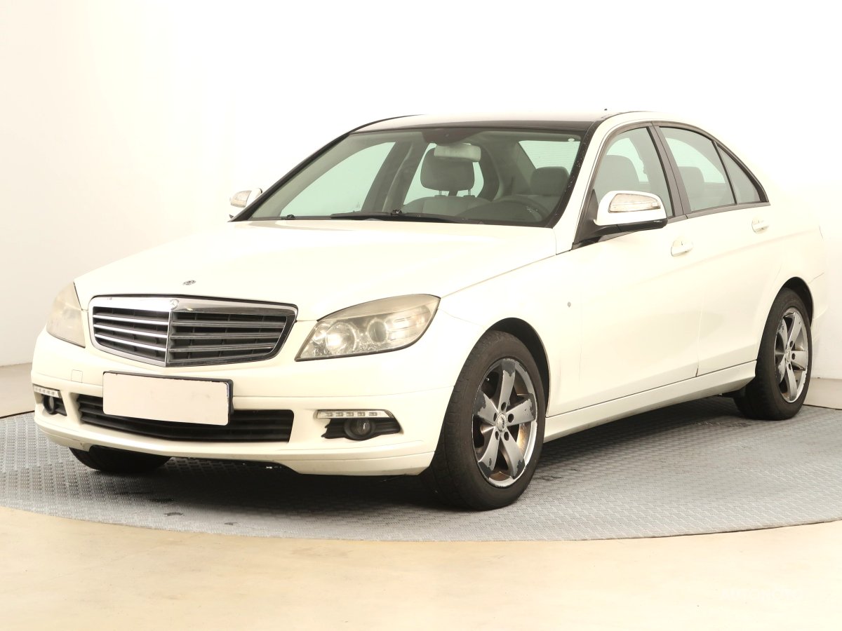 Mercedes-Benz C, 2007 - pohled č. 3