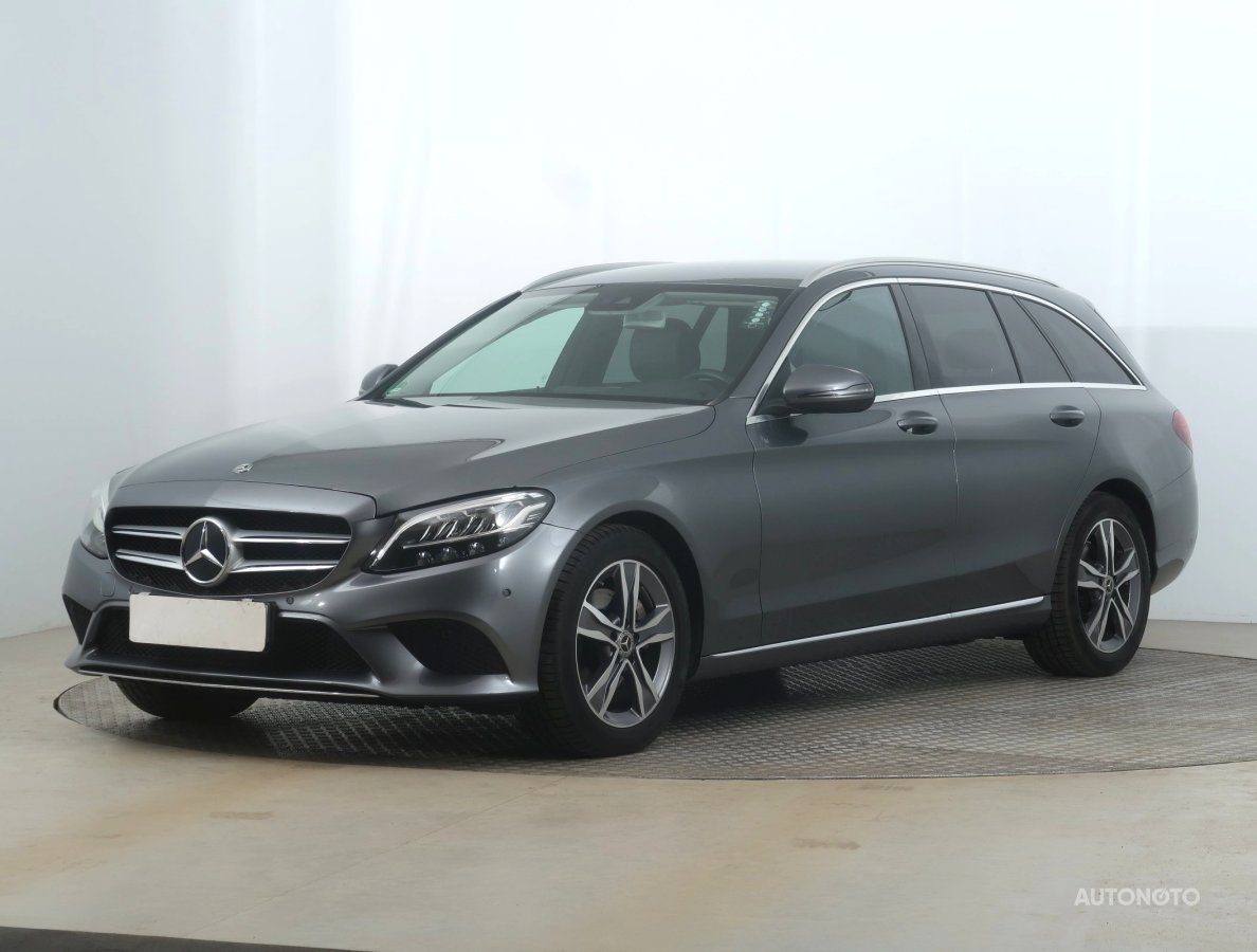 Mercedes-Benz C, 2019 - pohled č. 3