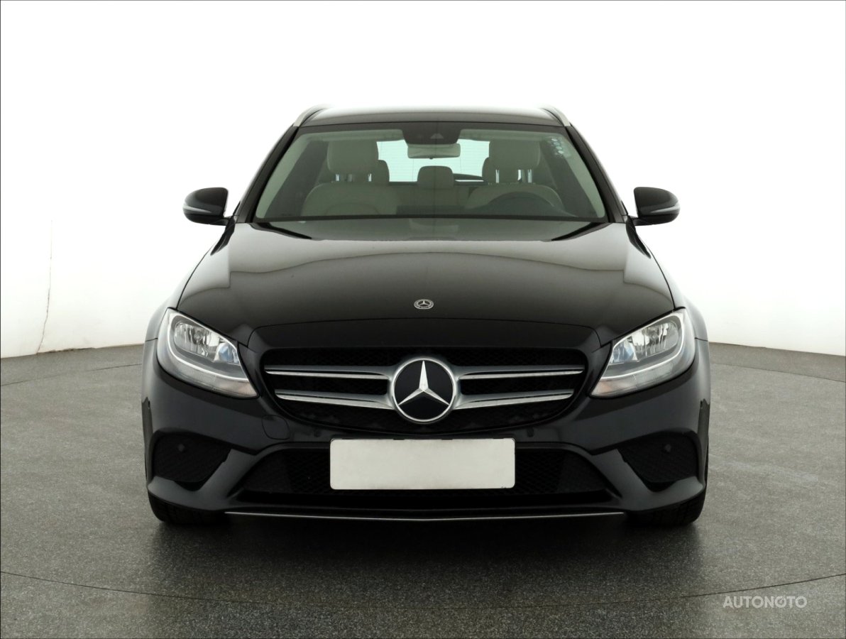Mercedes-Benz C, 2019 - pohled č. 2