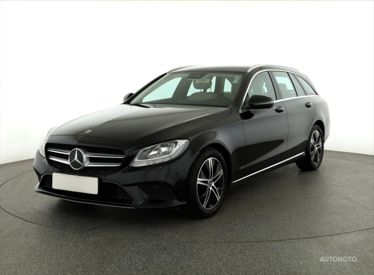 Mercedes-Benz C, 2019 - pohled č. 3