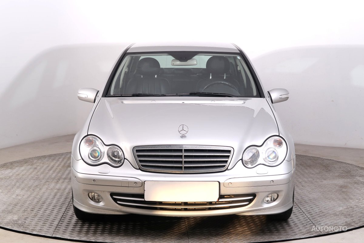 Mercedes-Benz C, 2004 - pohled č. 2