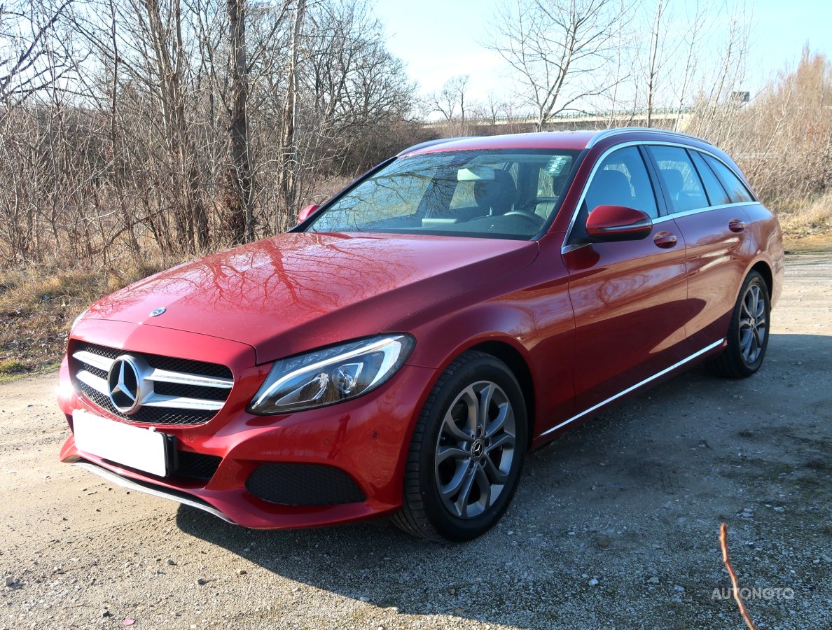 Mercedes-Benz C, 2017 - pohled č. 3