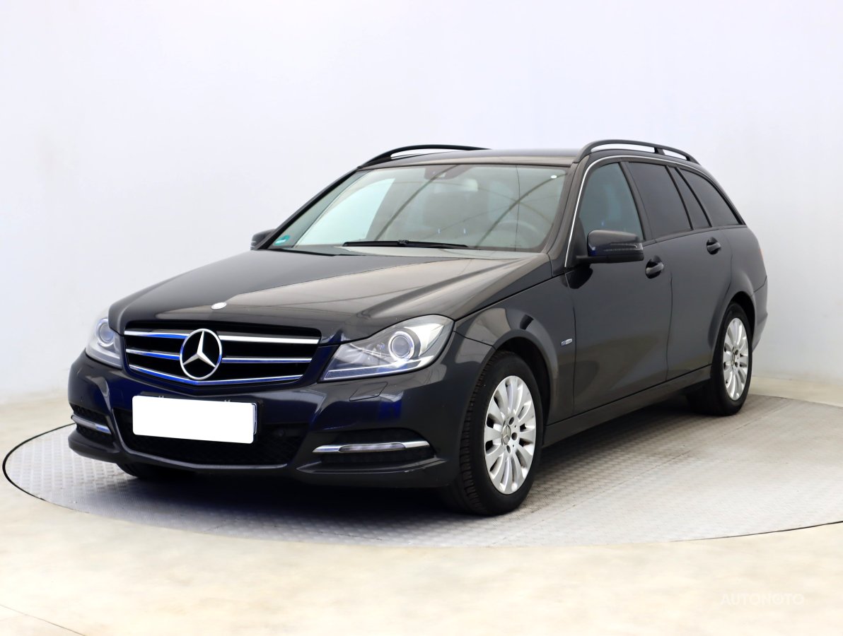 Mercedes-Benz C, 2011 - pohled č. 3