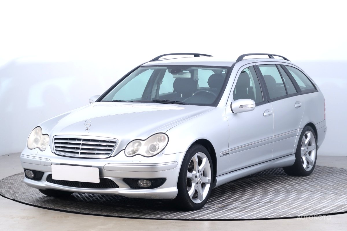 Mercedes-Benz C, 2006 - pohled č. 3