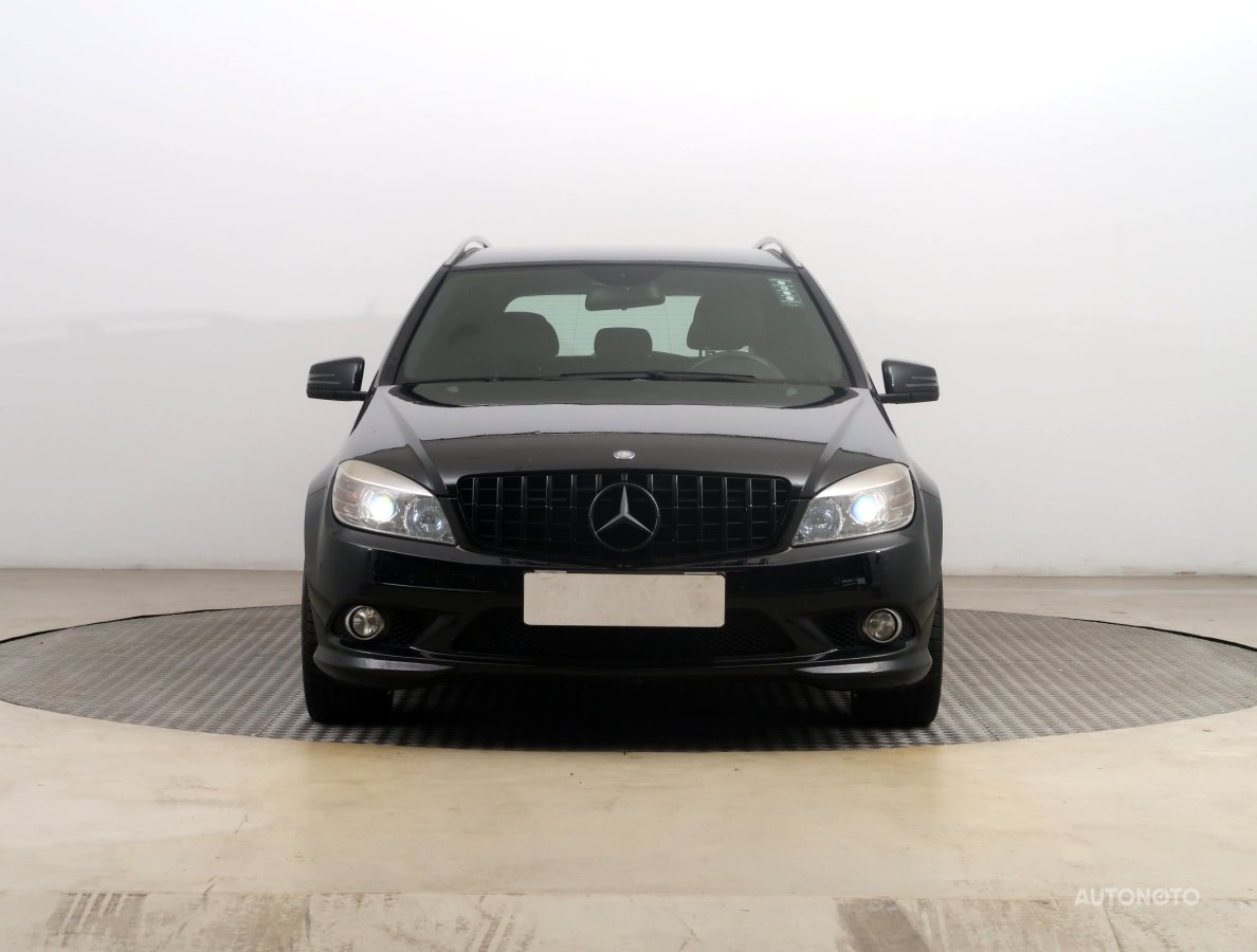 Mercedes-Benz C, 2009 - pohled č. 2