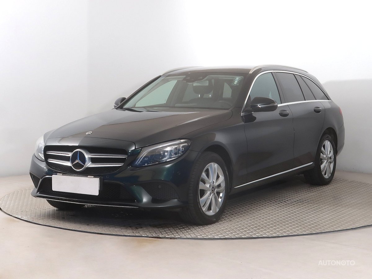 Mercedes-Benz C, 2019 - pohled č. 3