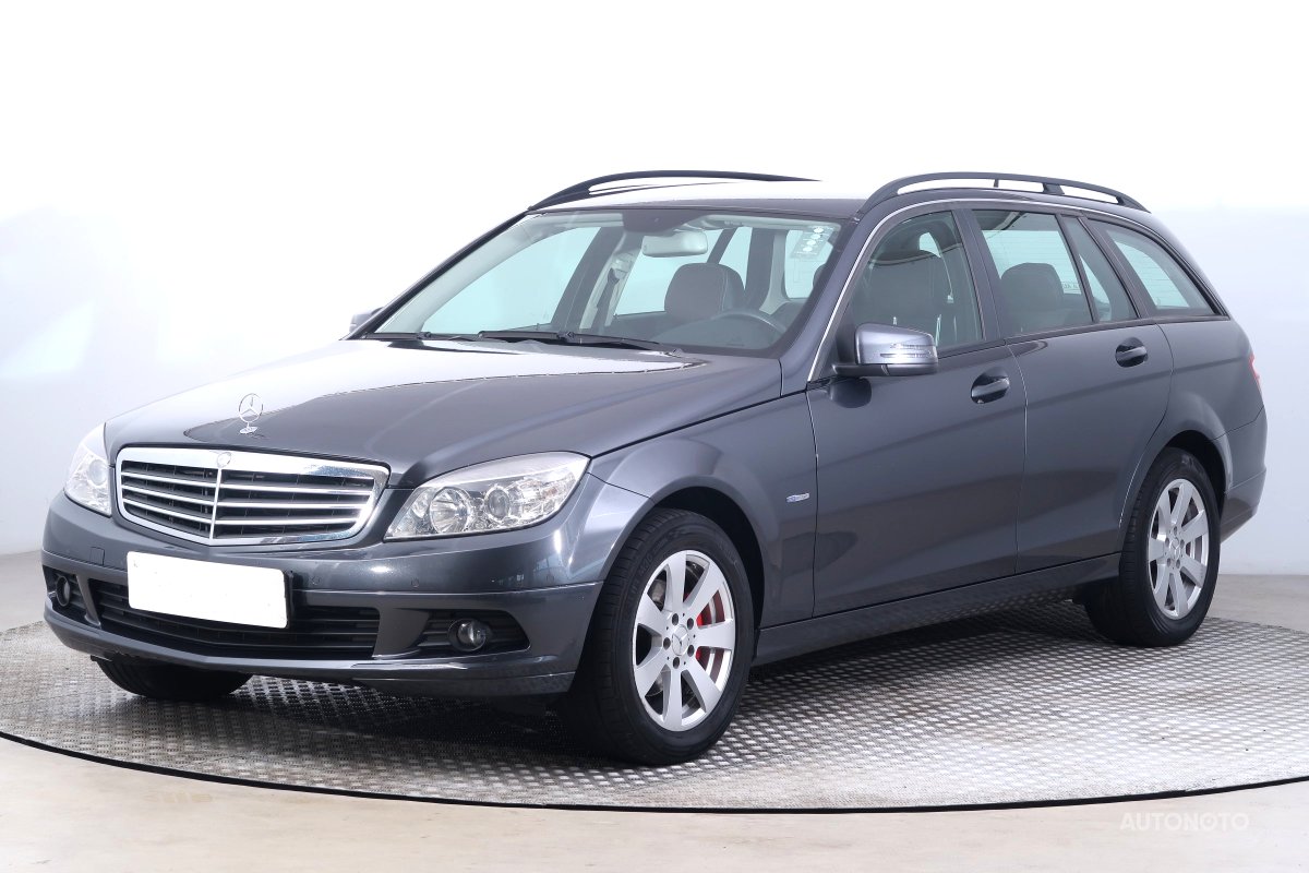 Mercedes-Benz C, 2009 - pohled č. 3