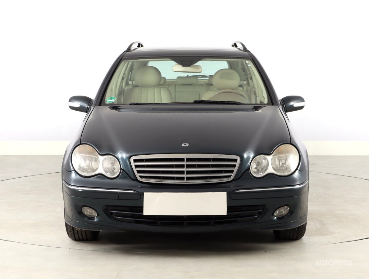 Mercedes-Benz C, 2005 - pohled č. 2