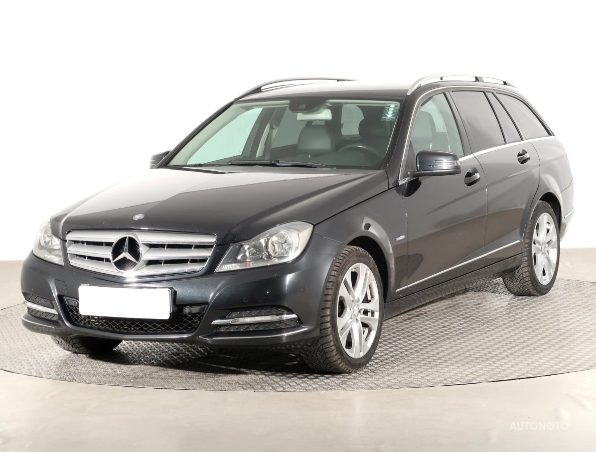 Mercedes-Benz C, 2012 - pohled č. 3