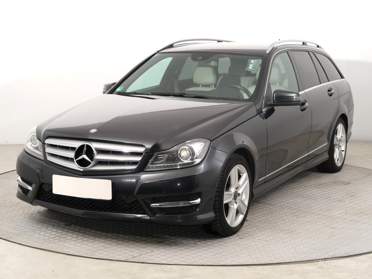 Mercedes-Benz C, 2012 - pohled č. 3