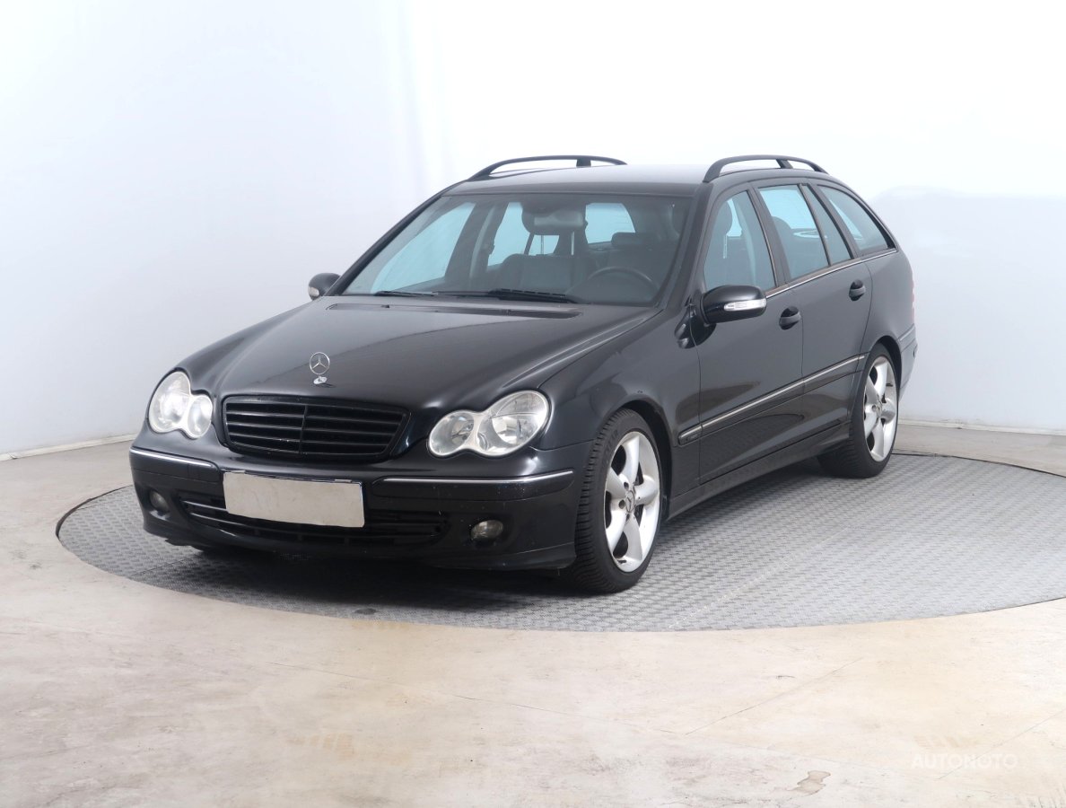 Mercedes-Benz C, 2005 - pohled č. 3