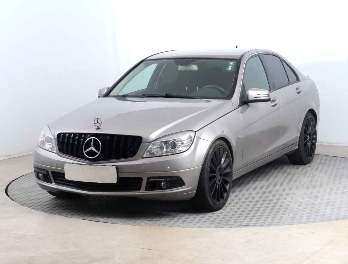 Mercedes-Benz C, 2009 - pohled č. 3