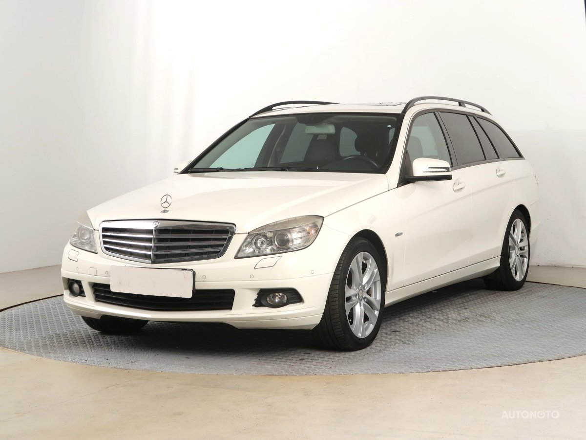 Mercedes-Benz C, 2010 - pohled č. 3