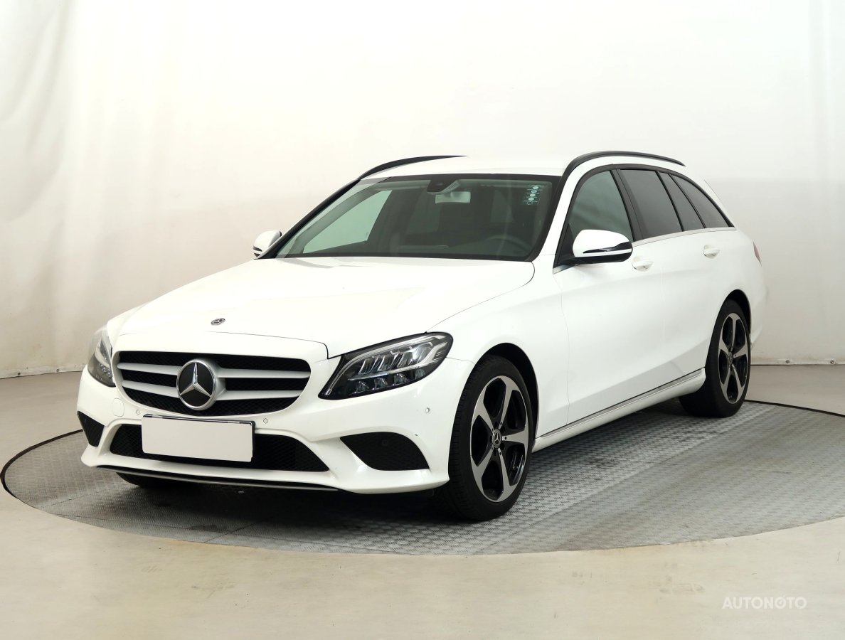 Mercedes-Benz C, 2020 - pohled č. 3