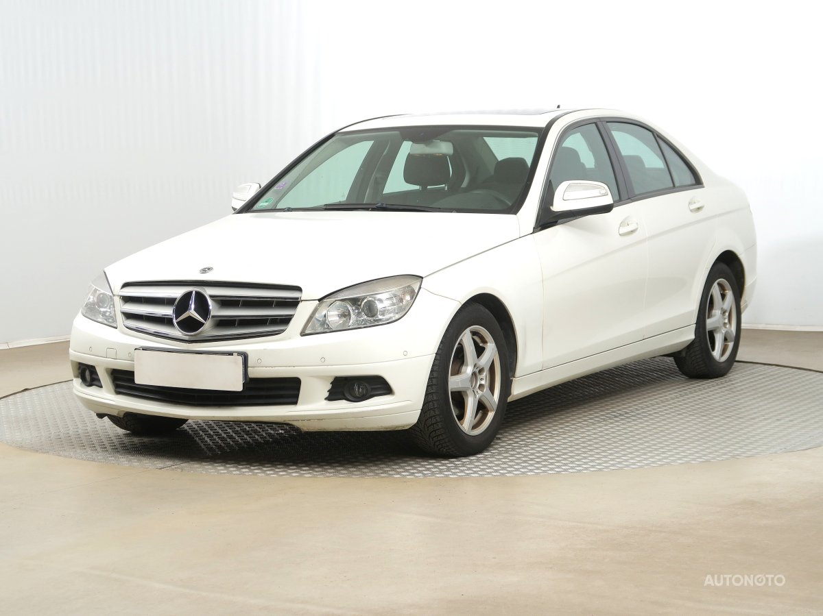 Mercedes-Benz C, 2008 - pohled č. 3