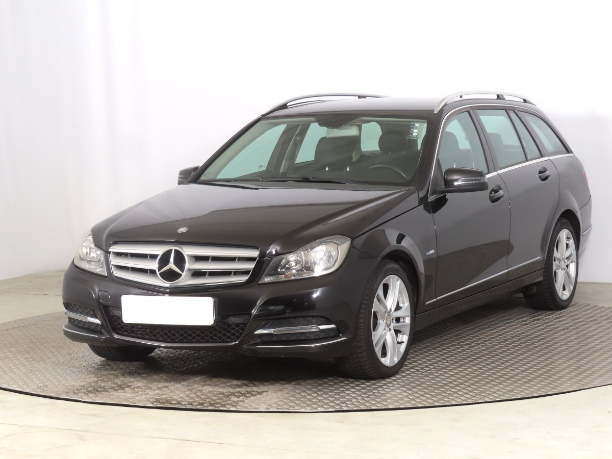 Mercedes-Benz C, 2014 - pohled č. 3
