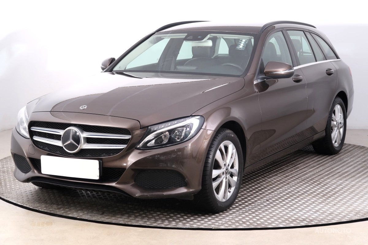 Mercedes-Benz C, 2017 - pohled č. 3