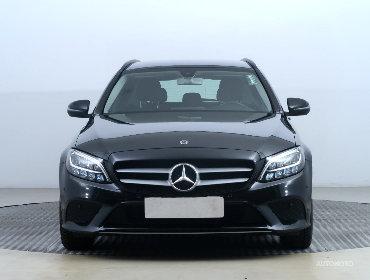 Mercedes-Benz C, 2019 - pohled č. 2