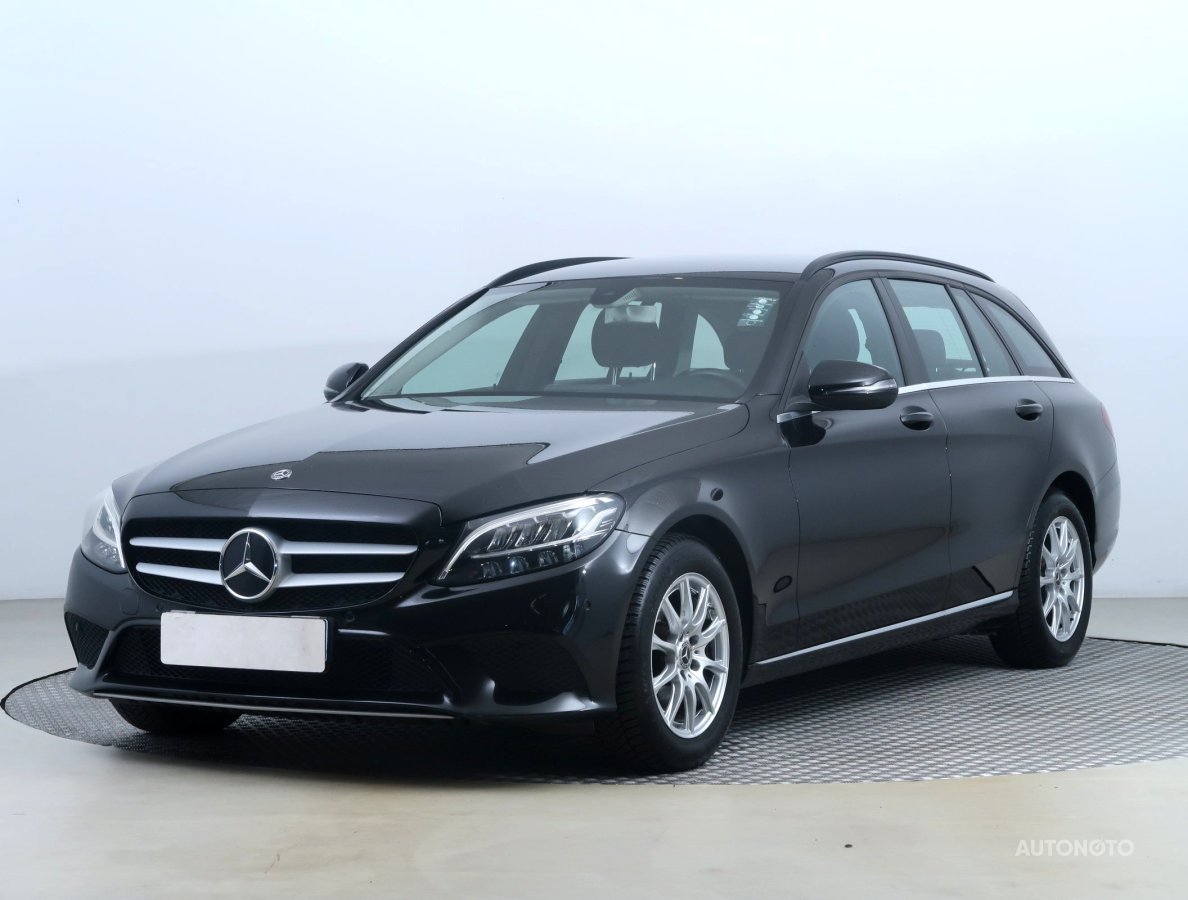 Mercedes-Benz C, 2019 - pohled č. 3