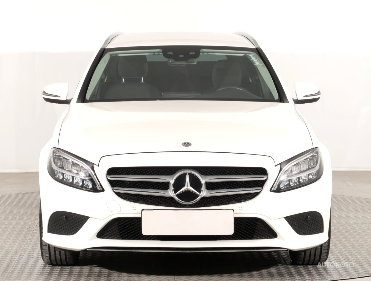 Mercedes-Benz C, 2021 - pohled č. 2