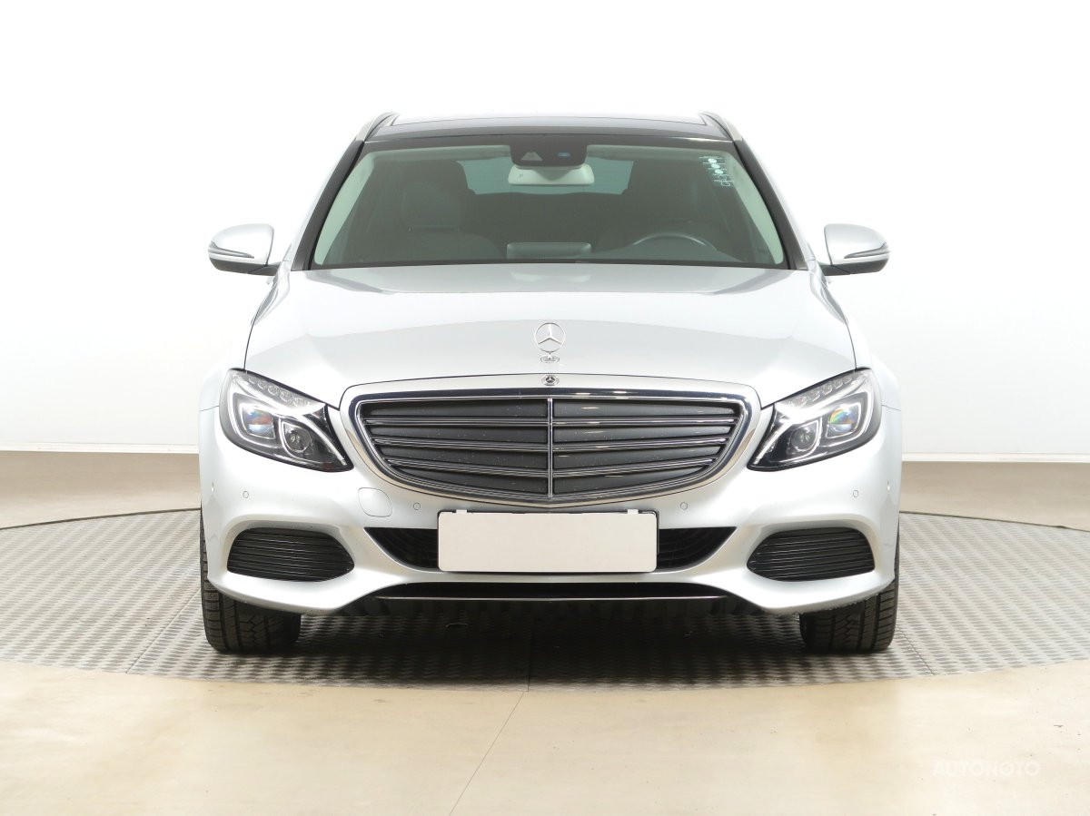 Mercedes-Benz C, 2017 - pohled č. 2
