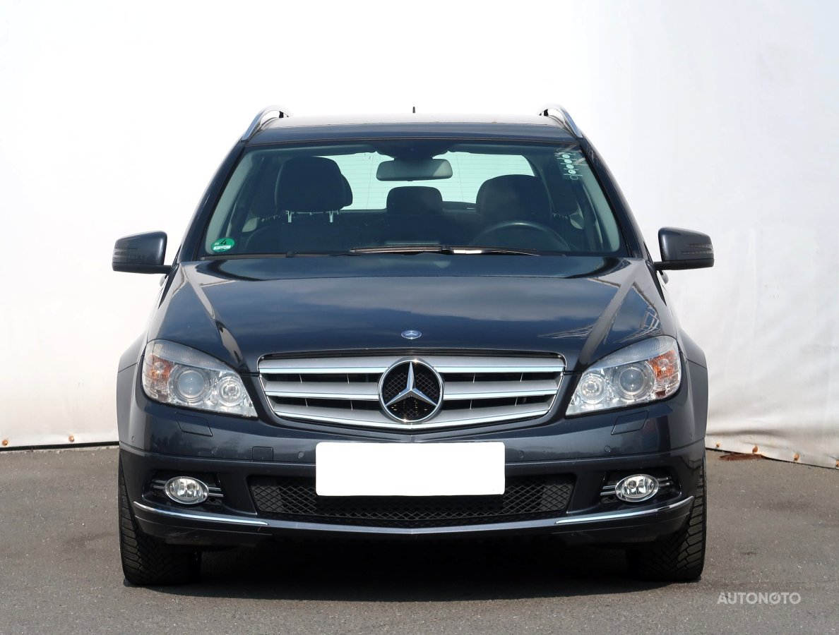Mercedes-Benz C, 2010 - pohled č. 2