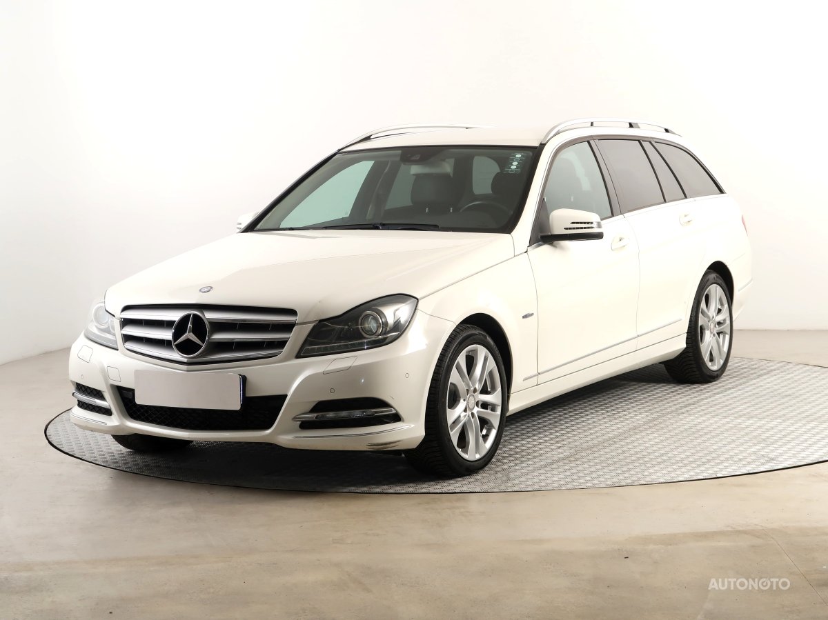 Mercedes-Benz C, 2011 - pohled č. 3
