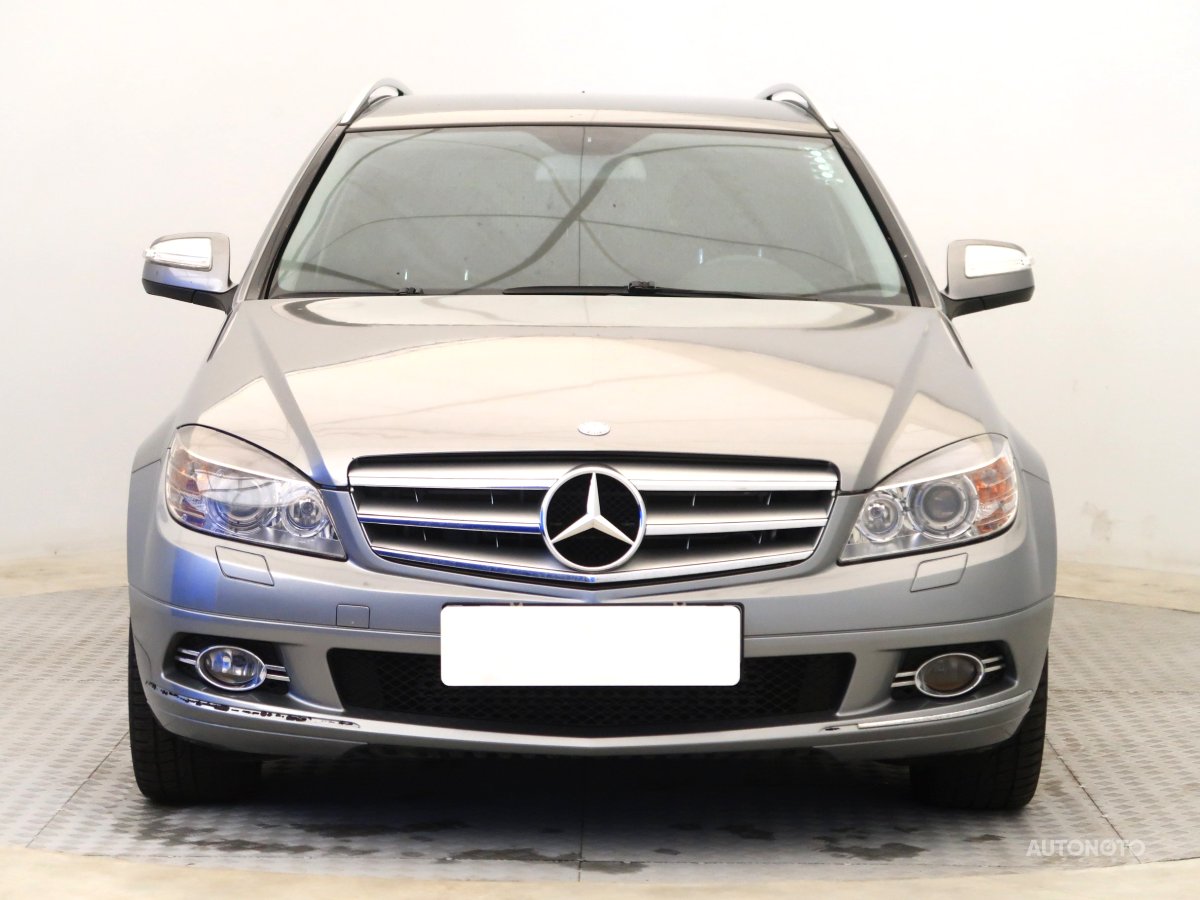 Mercedes-Benz C, 2008 - pohled č. 2