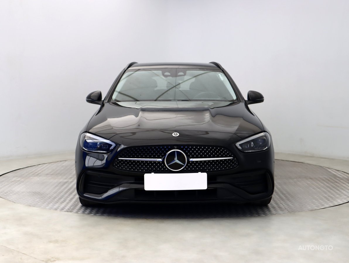 Mercedes-Benz C, 2022 - pohled č. 2
