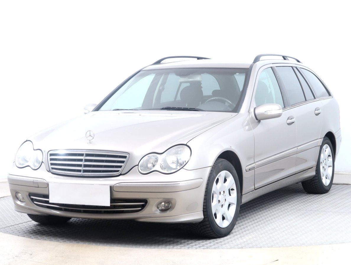 Mercedes-Benz C, 2004 - pohled č. 3