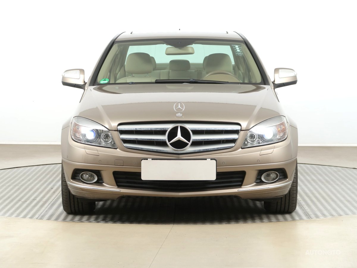 Mercedes-Benz C, 2007 - pohled č. 2