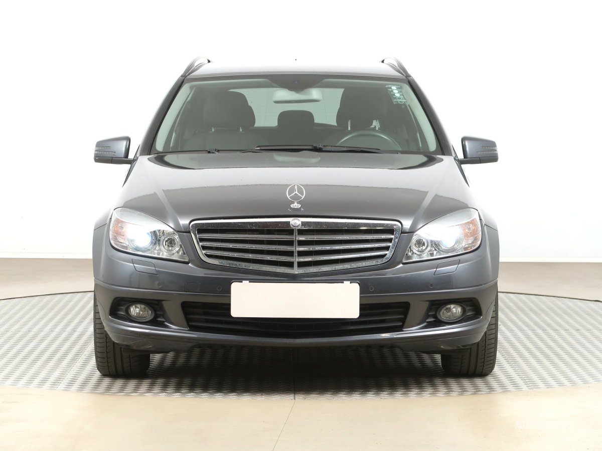 Mercedes-Benz C, 2010 - pohled č. 2