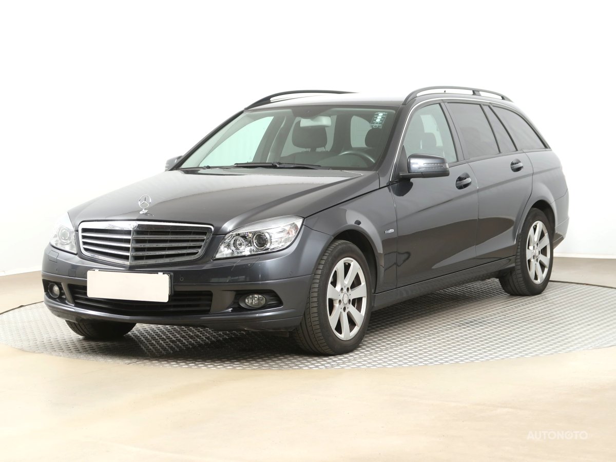 Mercedes-Benz C, 2010 - pohled č. 3